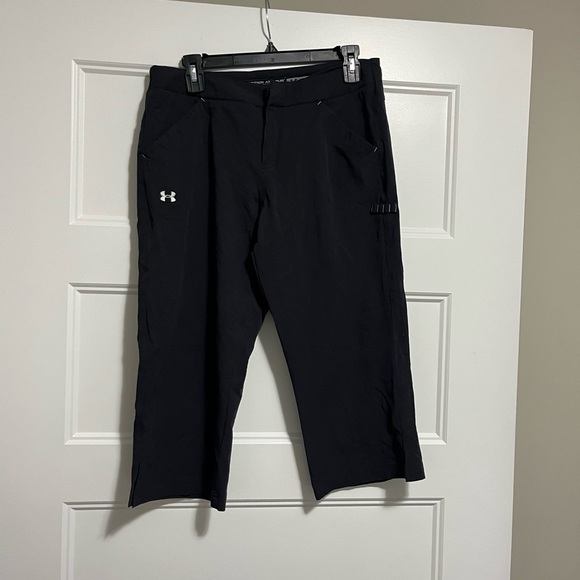 Under Armour Golf Pants Crop Capri Women's Size 8 Black Golfing Casual - Picture 3 of 8